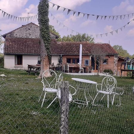 Chez Gondat Chambre D'Hotes Saint-Martial-sur-Isop Luaran gambar